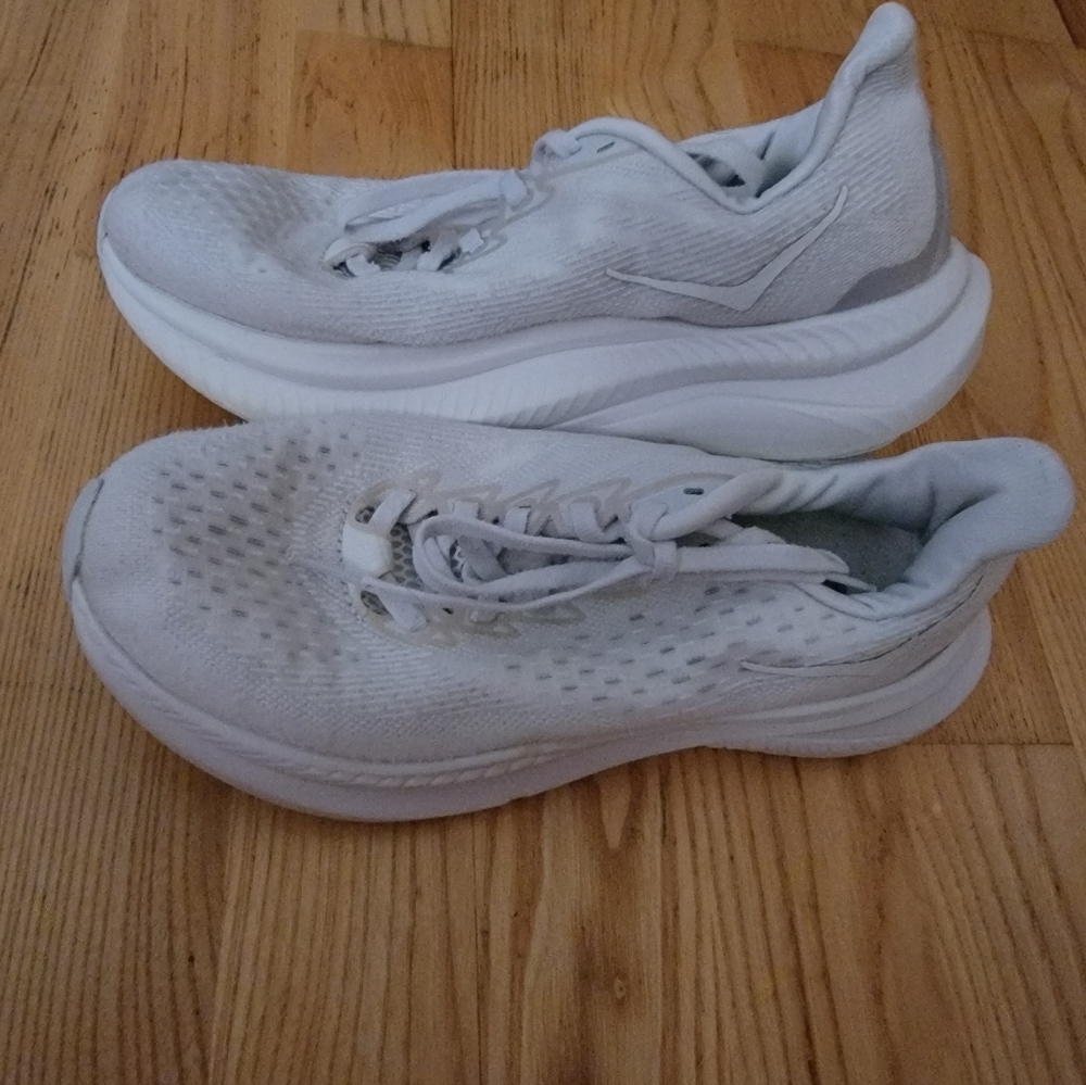 HOKA Women's Mach 6 White Running Shoes